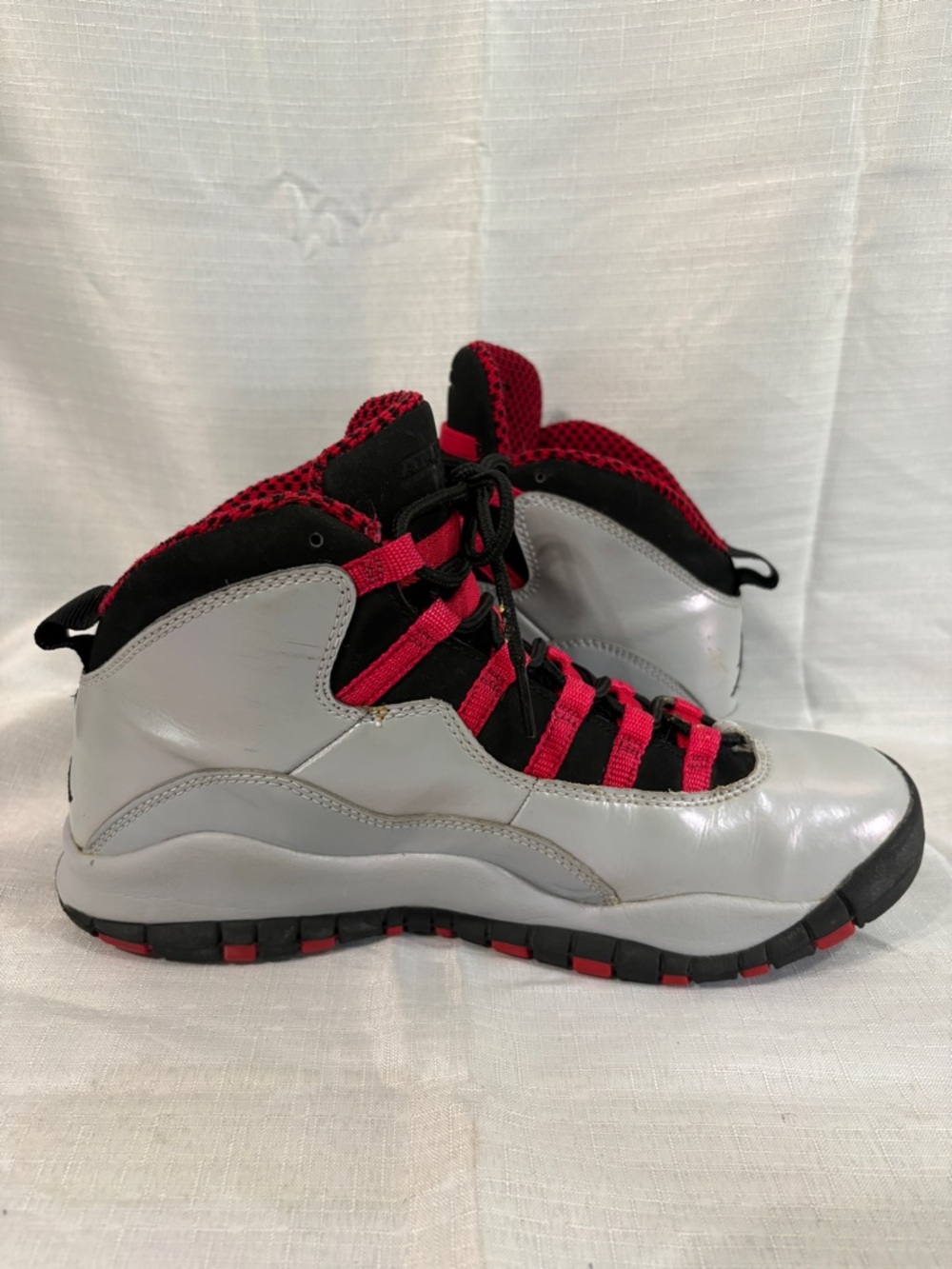 Jordan Kids High-Top Sneakers in Grey and Red